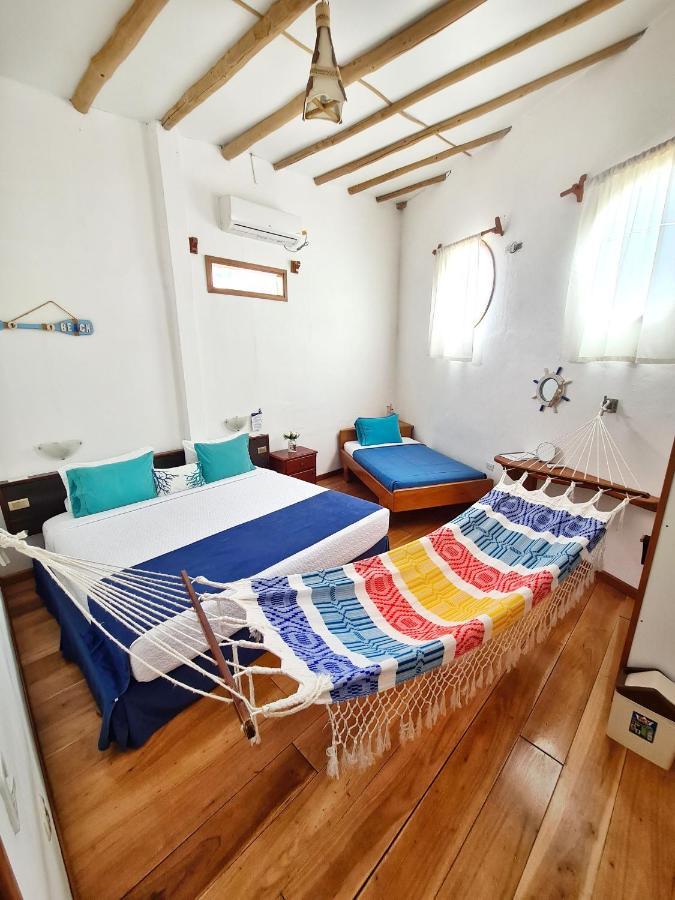 Capitan Max B&B Puerto Ayora  Exterior photo