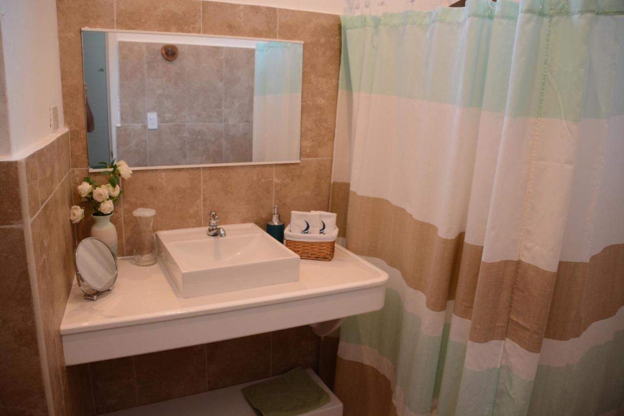 Capitan Max B&B Puerto Ayora  Exterior photo