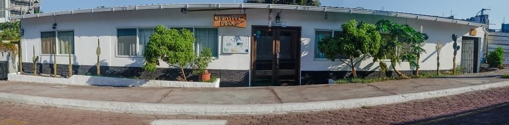 Capitan Max B&B Puerto Ayora  Exterior photo