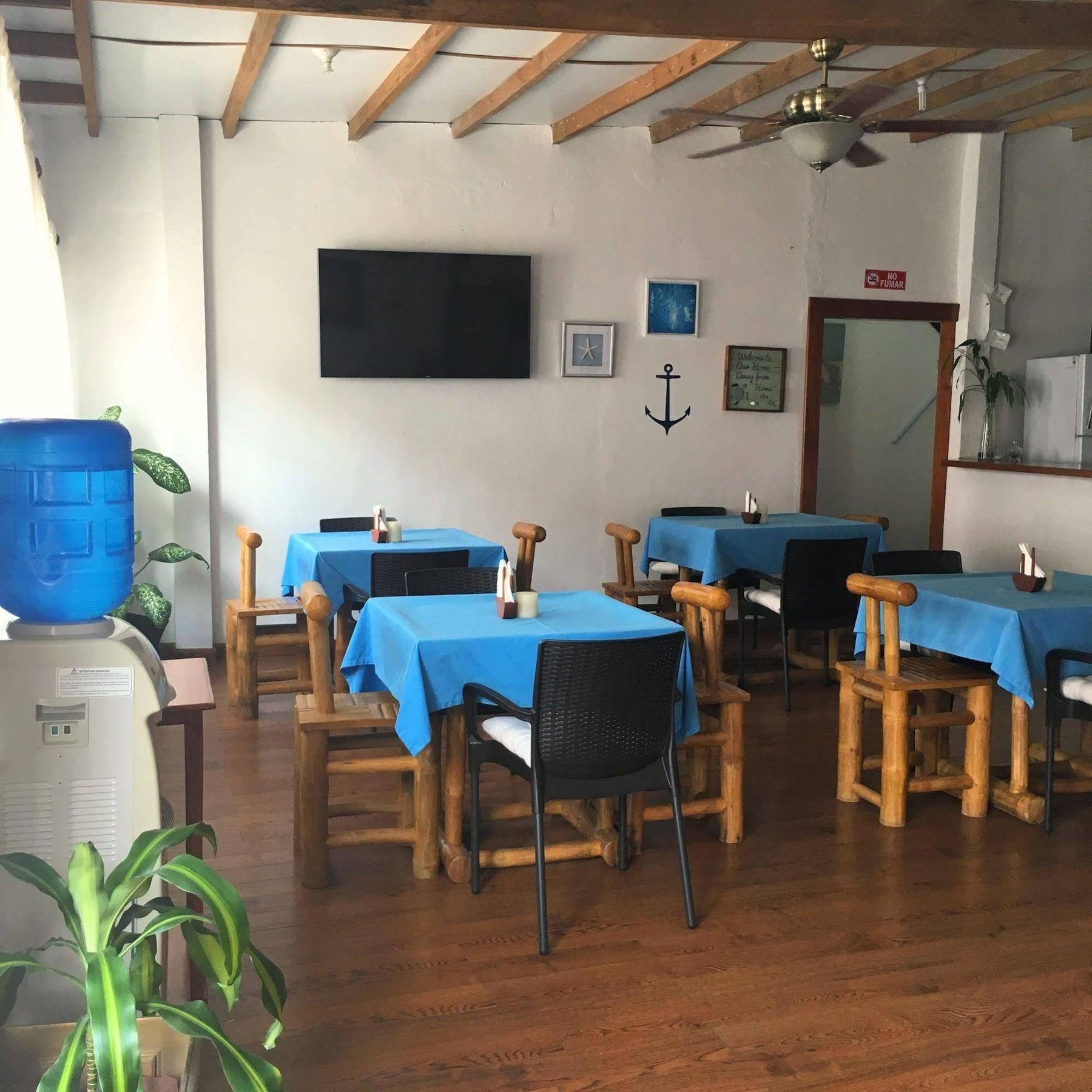 Capitan Max B&B Puerto Ayora  Exterior photo